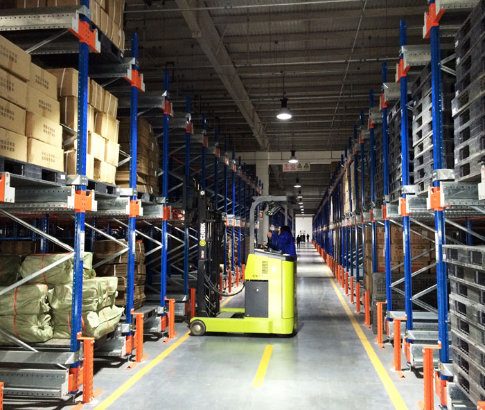 四向穿梭車貨架的工作運(yùn)行：流程、管理與挑戰(zhàn)